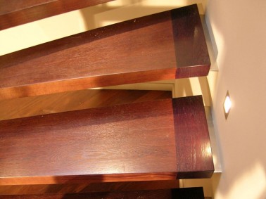 Schody drewniane-schody policzkowe gięte 2