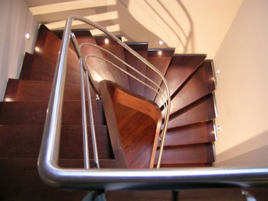 Schody drewniane-schody policzkowe gięte 3