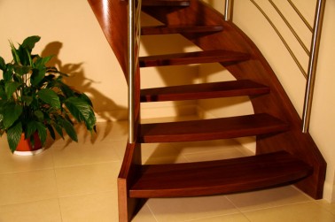 Schody drewniane-schody policzkowe gięte 23