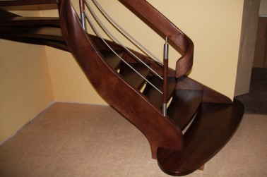 Schody drewniane-schody policzkowe gięte 34