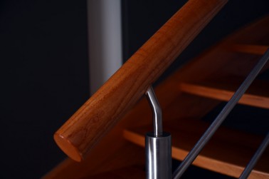 Schody drewniane-schody policzkowe gięte 44