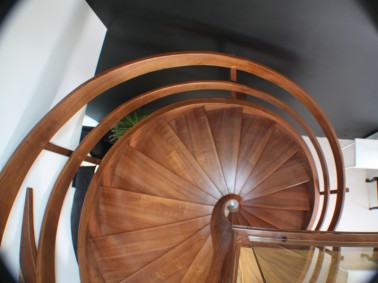 Schody drewniane-schody policzkowe gięte 51