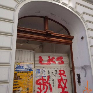 Renowacja mebli, drzwi, sufitu-Zabytkowe drzwi drewniane